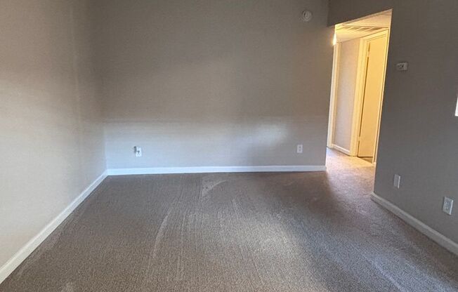 2 beds, 1 bath, 825 sqft, $1,575, Unit 22