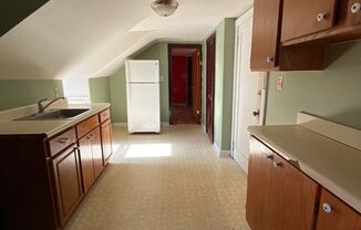 2 beds, 1 bath, $995, Unit 86 Garibaldi Ave #6