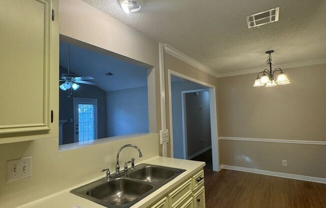 3 beds, 2 baths, $1,549, Unit A