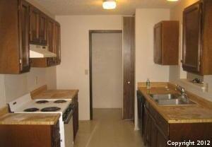 3 beds, 2 baths, $1,295