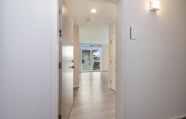 Studio, 1 bath, 418 sqft, $1,625, Unit 612