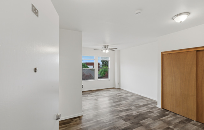 Studio, 1 bath, 400 sqft, $1,150, Unit C05