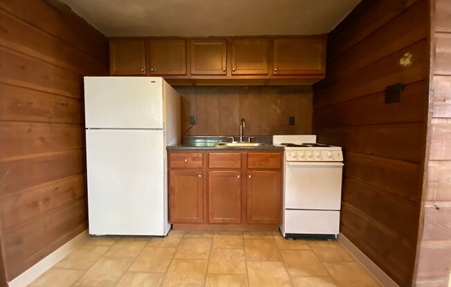 Cozy One Bedroom on Bates St! Perfect Oakland Location, Close to Pitt & Carlow! Call Today!