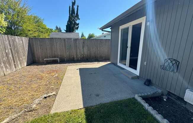 3 bedroom 1.5 bathroom home