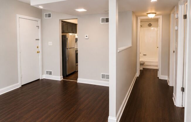 *** Amazing Location * Spacious Apartments * Walk to Walnut & Ellsworth * Pet Friendly * Fully Renovated ***