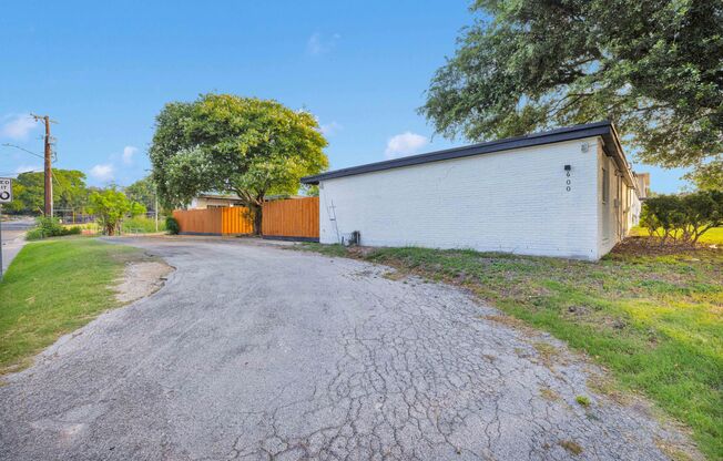 600 Gentleman Rd.