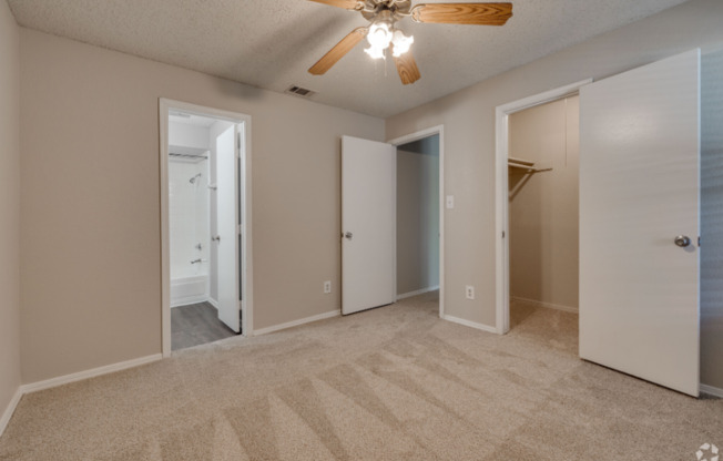 2 beds, 2 baths, 1,000 sqft, $1,110, Unit 1811