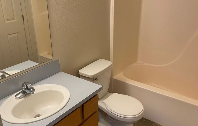 2 beds, 2 baths, 1,000 sqft, $1,395, Unit 012-201