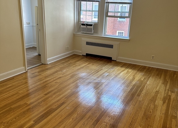 Studio, 1 bath, 500 sqft, $2,050, Unit 305