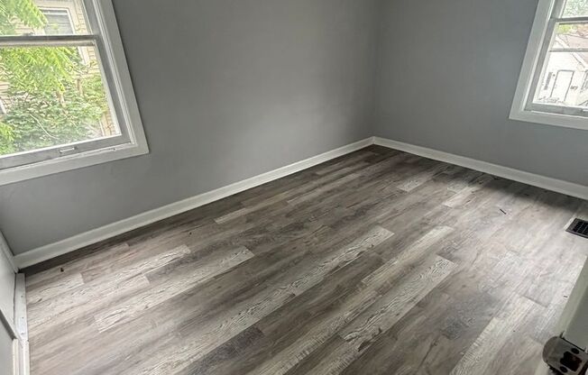 4bd Single Cash Pay near lake