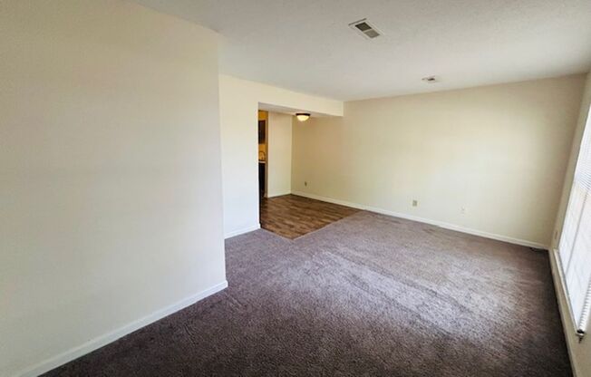 ONE BEDROOM/ONE BATH - SOUTH HUNTSVILLE LOCATION!