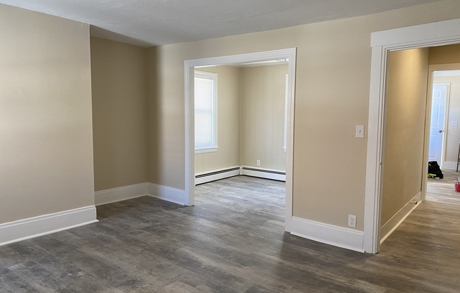 2 beds, 1 bath, $1,975, Unit 0