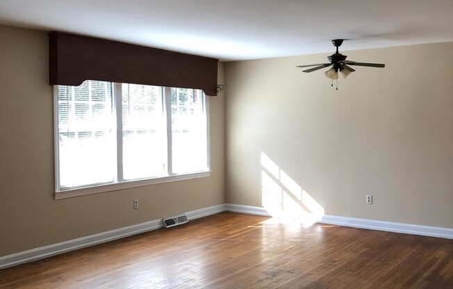 3 beds, 1 bath, $1,400