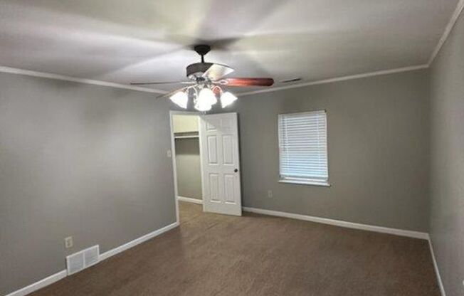 3 beds, 2 baths, $1,595