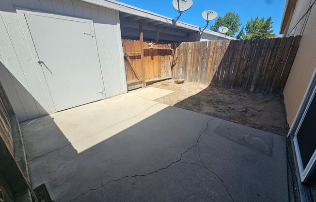 Roomiest Townhouse in All of Carson? Water/Sewer/Trash Included