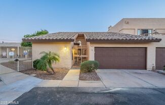 3-bedroom townhome in great central Phoenix location