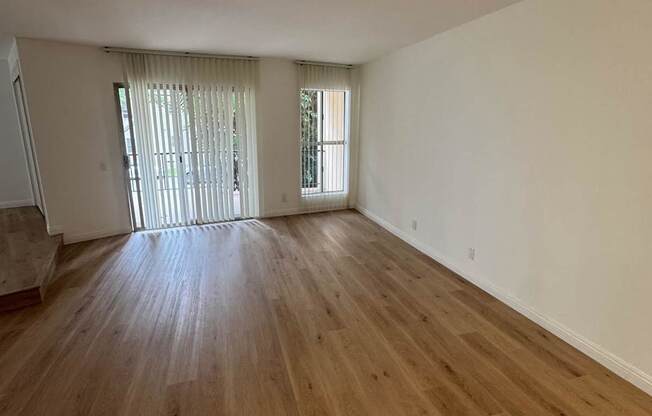 Welcome to Santa Monica La Ronda