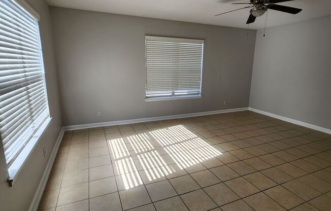 2 beds, 2 baths, 931 sqft, $1,350, Unit 13-1303