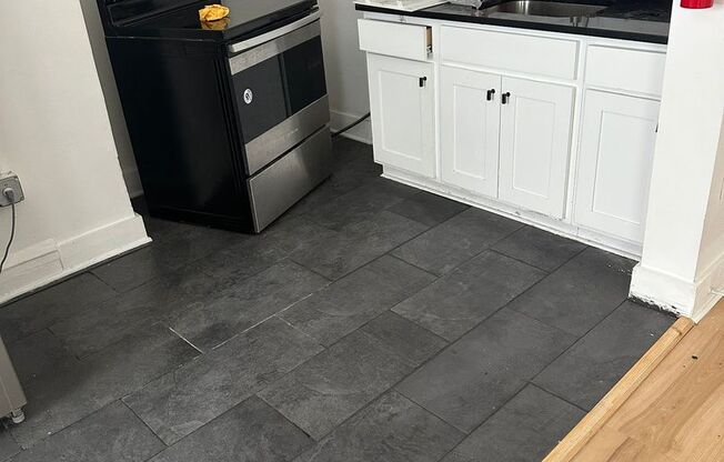 Studio, 1 bath, 500 sqft, $767, Unit Unit 306