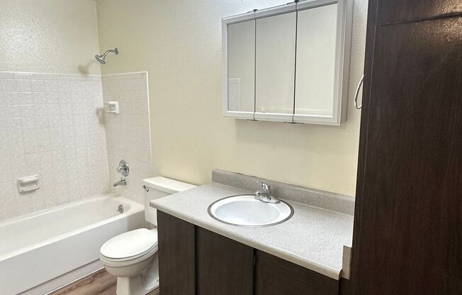 1 bed, 1 bath, 750 sqft, $1,375, Unit 7521-25