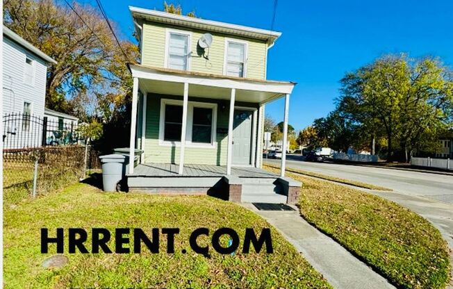 Cozy 2 Bedroom 1.5 Bathroom 2 Story Home Located in Downtown Hampton, VA