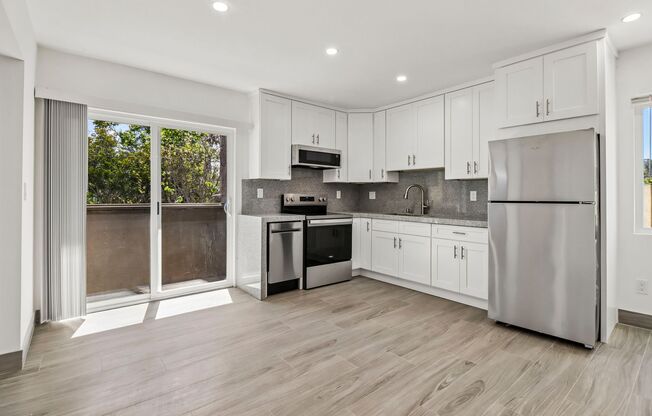 2 beds, 1 bath, 675 sqft, $2,300, Unit 18