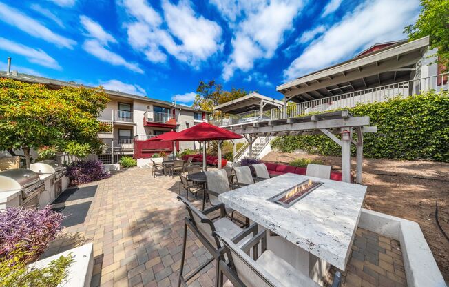 2 beds, 2 baths, $2,100, Unit 31