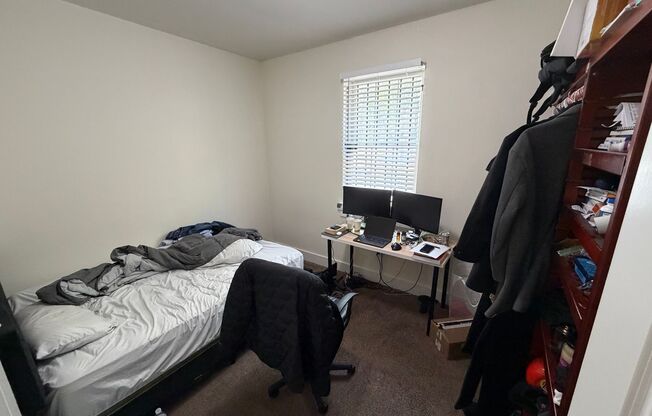 3 beds, 3 baths, 823 sqft, $1,695, Unit Unit 01