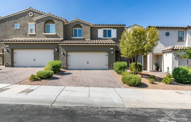 GORGEOUS TOWNHOME*UPGRADED*ALL APPLIANCES*GATE COMMUNITY W/ COMMUNITY POOL/SPA*