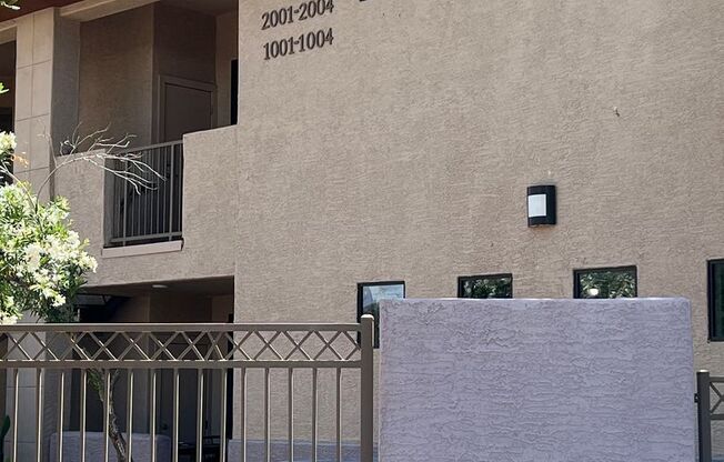 2 beds, 2 baths, $1,900, Unit #2001