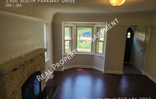 1300 S PKWY DR