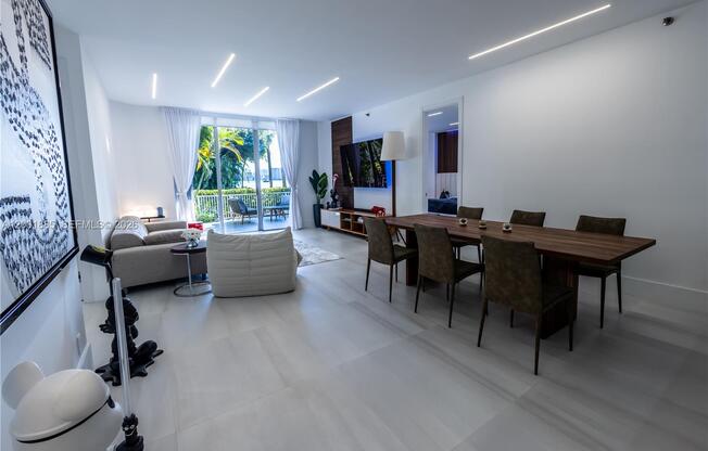 3600 Mystic Pointe Dr