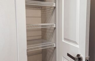 2 beds, 2 baths, 946 sqft, $1,299, Unit 530