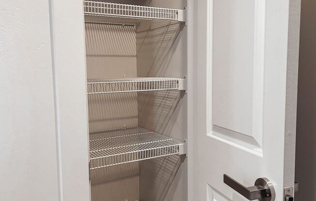 2 beds, 2 baths, 946 sqft, $1,299, Unit 530