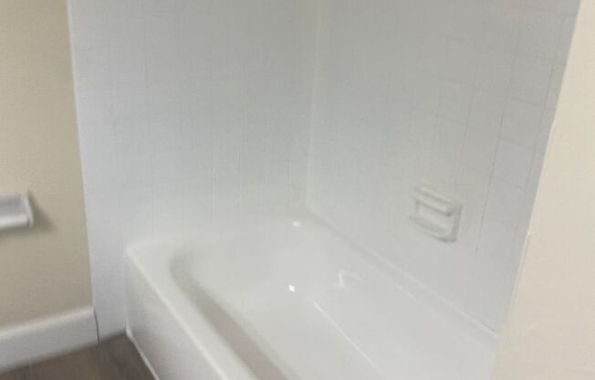 3 beds, 2 baths, 1,300 sqft, $2,200, Unit 3351 #203