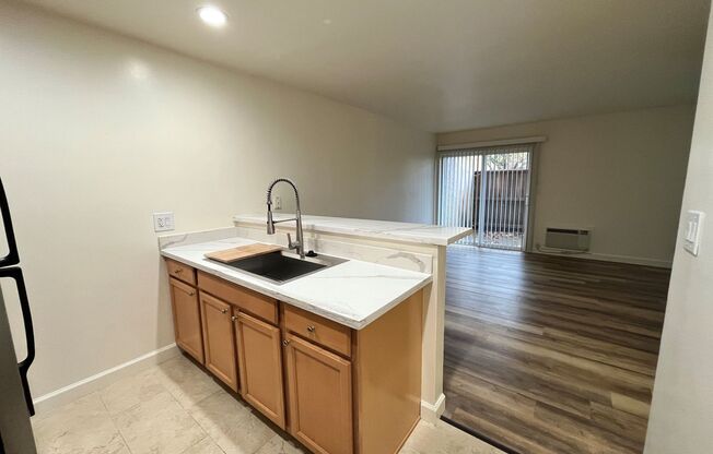 Studio, 1 bath, 528 sqft, $1,890, Unit 93