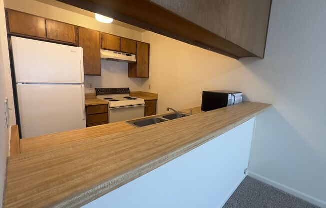 Thoma Holcomb Apartments