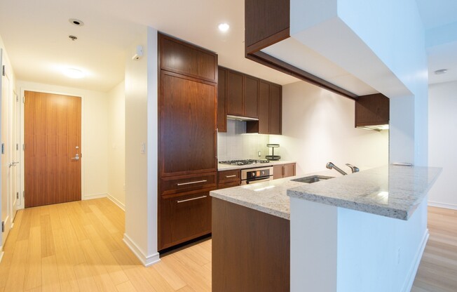 1 bed, 1 bath, 855 sqft, $5,000, Unit 6F