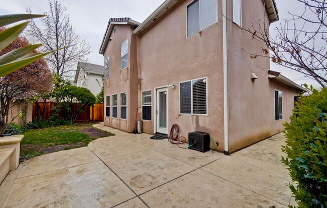 Awesome 3 Bedroom  Home Near Rivermark Plaza!