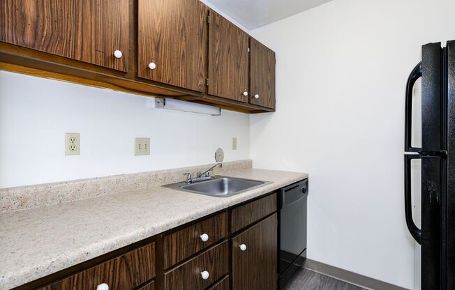 2 beds, 1 bath, 900 sqft, $1,095, Unit 11023B