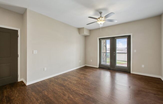 1 bed, 1 bath, 738 sqft, $1,199, Unit 1022