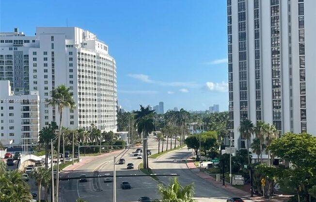 1 bed, 1 bath, 912 sqft, $3,200, Unit 5555 Collins Ave unit 6A (A11665681)