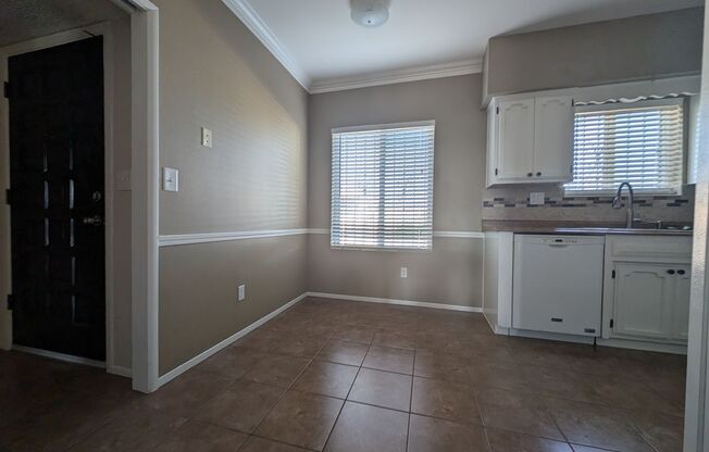 2 beds, 2 baths, $1,400