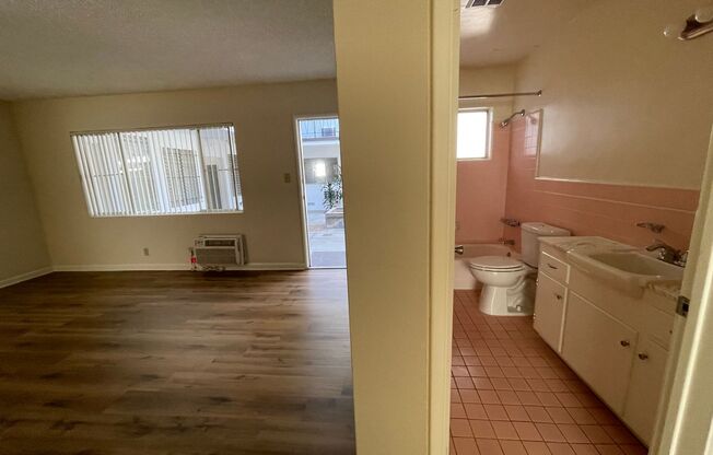 1 bed, 1 bath, 624 sqft, $1,995, Unit 122