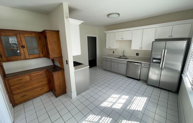 Large 3 Bedroom in Herron Morton 2200/Sq. Ft.