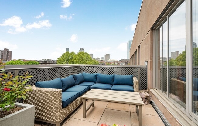 1 bed, 1 bath, 795 sqft, $4,300, Unit 523