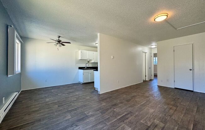 2 beds, 1 bath, 850 sqft, $1,425, Unit 15