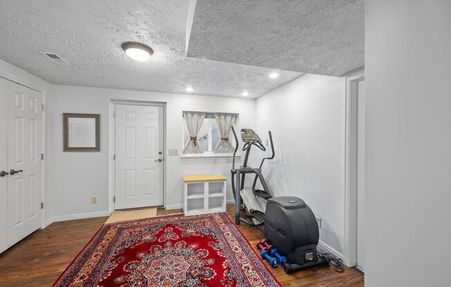 Charming 2bd/1bth | Fully Furnished! | Great Location!