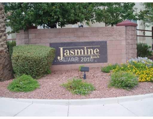 Beautiful Updated Condo in Prime Location with Garage!
