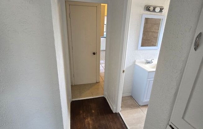 2 beds, 1 bath, $1,700